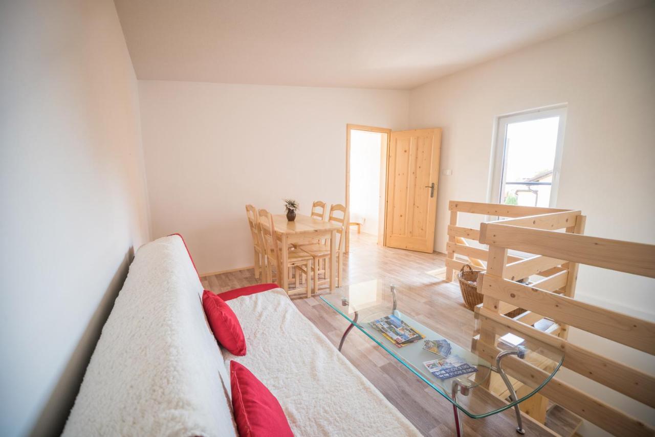Apartman Emka ลิฟตอฟสกีมิคูลาช ภายนอก รูปภาพ